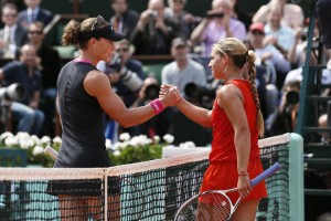 Australia's Samantha Stosur (L) shakes h